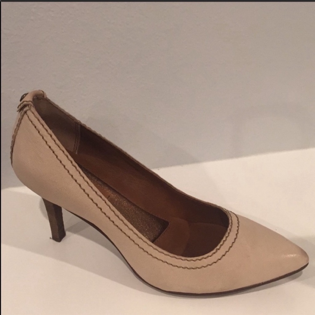 Calvin Klein Jeans Pumps Beige, Size 8, Height 3”